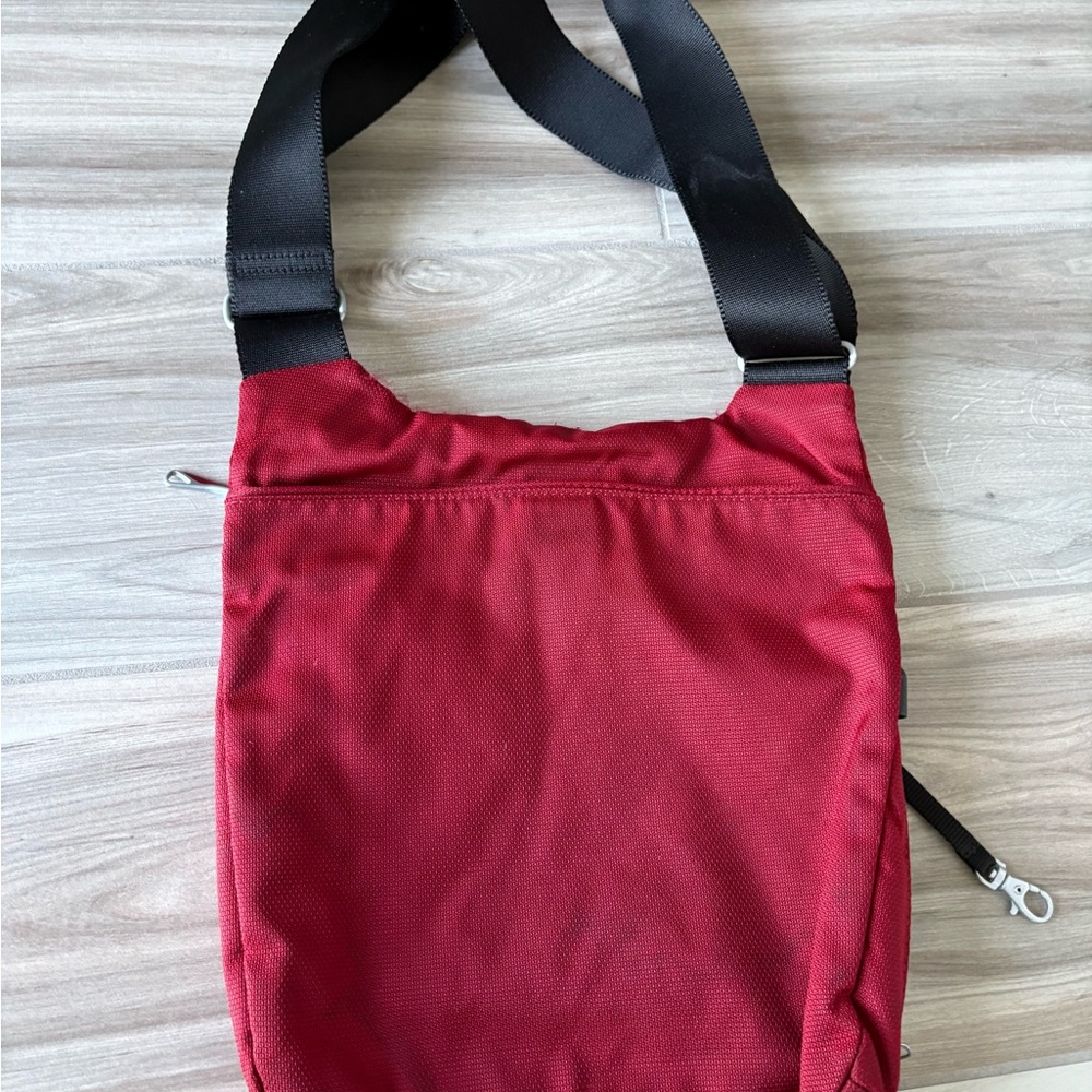 Ducati Tumi Satchel Shoulder Bag Black Red Crossbody Messenger Zip Close - Picture 7 of 8